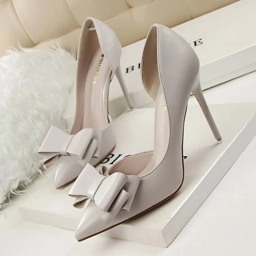 3168-2 Zapatillas de tacón alto con nudo de mariposa dulce a la moda, tacones finos, zapatillas de bolsillo poco profundas, zapatos de mujer de cuero Pu Artificial
